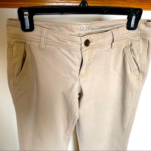 *Old Navy size 2 khaki pants - Picture 2 of 5